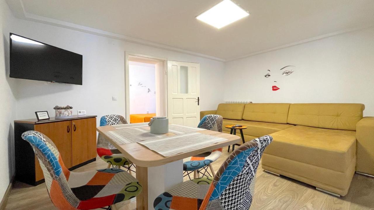 Well Prettyplaces Apartment 001 Braşov Extérieur photo